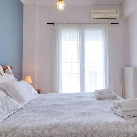Lovingly Restored Apartment Galatsi-3