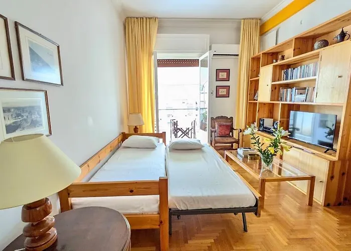 Bright Top-Floor Apartment - 2 Terraces - Αbove metro
