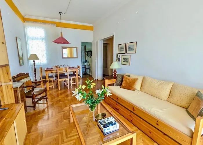 Bright Top-Floor Apartment - 2 Terraces - Αbove metro