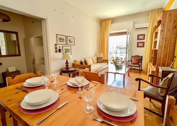 Bright Top-Floor Apartment - 2 Terraces - Αbove metro